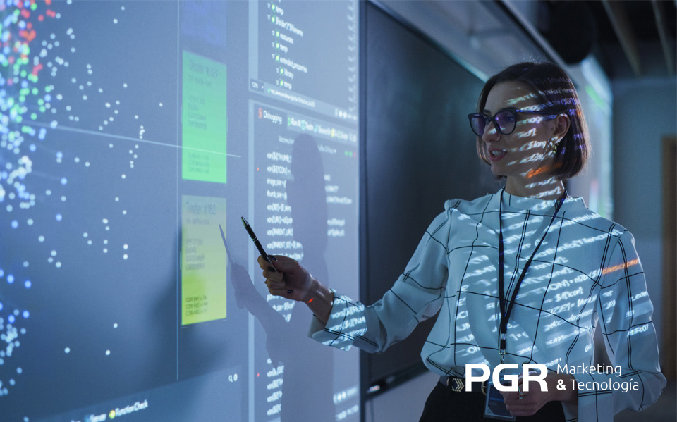 Impacto de la inteligencia artificial en el customer journey: Oportunidades y desafíos para las marcas
